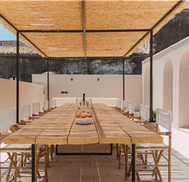 3 bedroom villa with heated pool in Noto, sleeps 6